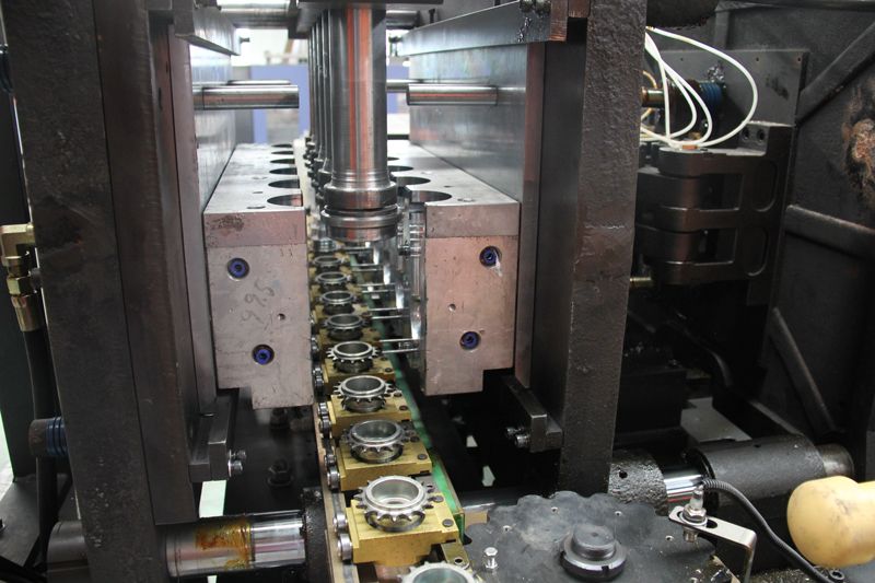 Blow Molding Machine 4